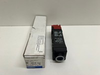 Plc New in Box 24vdc Guard Lock Safety-door Switch D4sl-n3nfa-dn Warranty Product