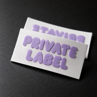 Étiquette tissée en silicone 3D en relief, logo personnalisé, vente en gros, étiquette en tissu doux pour vêtements d'enfants, accessoires vestimentaires pour bébés
