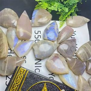 All'ingrosso lucidato intagliato a mano <span class=keywords><strong>naturale</strong></span> cristallo di pietra di luna fiamma con il tema dell'amore per la decorazione della casa - Product Image 3