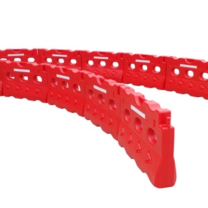 Borne de sécurité en HDPE de 65 cm de hauteur à trois trous, remplissable d'eau - Product Image 2