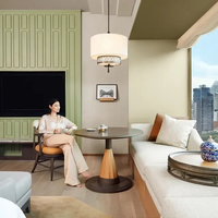 Modernes Hotel-Schlafzimmer-Möbelset für Apartments Echtes Leder Queen/King-Size-Bett mit Schwebetisch Wandmontiertes Design