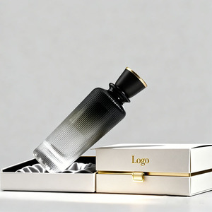 Flaconi di Profumo in Vetro Trasparente di Lusso Personalizzabili con Logo, Capacità 50ml 100ml 200ml, Design Unico e Grande Capacità con Tappo - Product Image 1