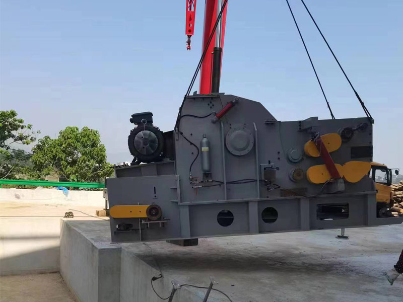 commercial wood chipper