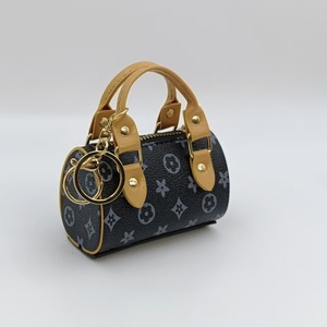 Nuovo Mini Portamonete Compatto con Ciondolo per <span class=keywords><strong>Borsa</strong></span>, Portachiavi e Accessorio per Chiavi Auto, con Fodera in Poliuretano, Collezione Estate 2027 - Product Image 5