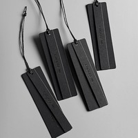 Étiquettes suspendues personnalisées en papier kraft imprimé, étiquettes noires, étiquettes volantes, étiquettes pour bijoux, pour marques de vêtements, vente en gros
