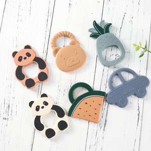 <span class=keywords><strong>Anneau</strong></span> <span class=keywords><strong>de</strong></span> <span class=keywords><strong>dentition</strong></span> pour bébé en silicone souple personnalisé Panda jouet pour bébés chaîne <span class=keywords><strong>de</strong></span> <span class=keywords><strong>dentition</strong></span> apaisante à mâcher <span class=keywords><strong>anneau</strong></span> hochet à chaîne - Product Image 1