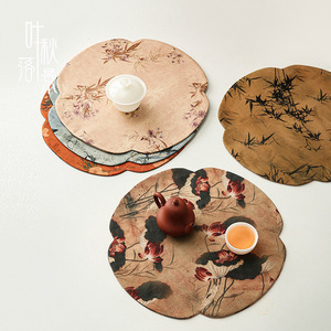 Tapis à thé en coton et lin d'inspiration zen chinoise avec motif prune et bambou pour théière, tasse et usage domestique - Product Image 1