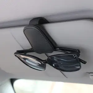 Güneş gözlüğü sahipleri için araba güneşlik manyetik deri gözlük gözlük askı klip araba bilet kart klibi gözlük montaj