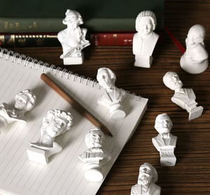 Mini estatua de yeso de resina nórdica JY de 7cm de alto, decoración del hogar de David de estilo europeo para accesorios y adornos de fotos de dormitorio - Product Image 1