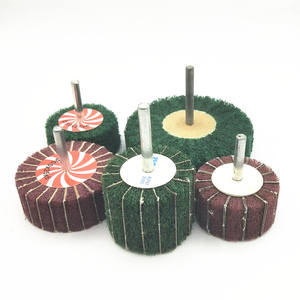 Roue à lamelles en nylon montée sur tige, outil abrasif non tissé <span class=keywords><strong>avec</strong></span> axe pour le ponçage du métal/de l'acier inoxydable - Product Image 1