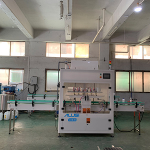 Machine de remplissage automatique à 6 têtes avec conception anti-corrosion pour le remplissage de liquides tels que le blanchiment et le remplissage de bouteilles en plastique - Product Image 2