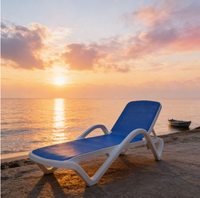 Chaise longue moderne et légère au design style lune, en tissu durable, idéale pour les loisirs en extérieur, la plage, la piscine et le camping