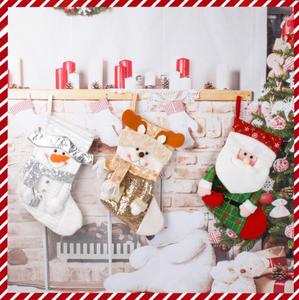 Chaussette de Noël tricotée dorée avec motif Père Noël et Bonhomme de neige, sac cadeau pour la fête de Noël en famille - Product Image 4