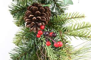 Guirlande de pin en PVC de Noël de plante verte artificielle spéciale personnalisée Guirlande de Noël artificielle de 9 pieds - Product Image 5