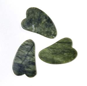 Set de rodillo y gua sha de jade - Product Image 5