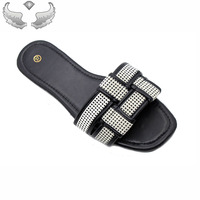 Sandales et pantoufles plates pour femmes tendance et durables pour l'été, respirantes et idéales pour l'extérieur