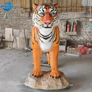Escultura Realista de Tigre de Pie - Arte de Fibra de Vidrio Personalizado para Zoológicos y Parques Temáticos - Product Image 2
