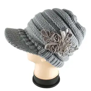 个性化帽檐亮片贴花护耳器棒球尖顶帽檐针织羊毛贝雷帽女式冬季保暖