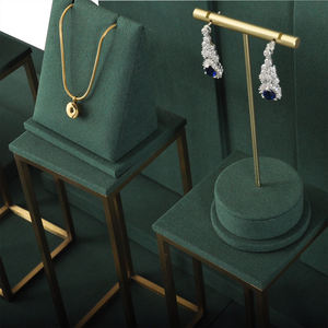 ที่วางโชว์เครื่องประดับแบบตั้งโต๊ะ พร้อมโลโก้สั่งทำ คุณภาพสูง สีเขียว สำหรับต่างหู แหวน สร้อยคอ  วัสดุไมโครไฟเบอร์และโลหะ - Product Image 5