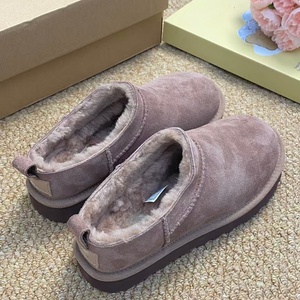 Bottes de neige pour femmes de luxe en gros, bottes en coton confortables et chaudes, antidérapantes et à lacets, bottes pour femmes de marque célèbre - Product Image 1