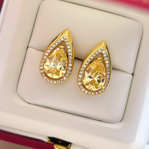 Eleganti Orecchini a Perno con Zirconi a Goccia, Design a Forma di Pera, Gioielli da Donna alla Moda, per Uso Quotidiano, Regalo Chic - Product Image 1