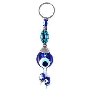 Turquesa en forma de hecho a mano de vidrio mal de ojo de cuentas clave cadena Hecho en Turquía - Product Image 1