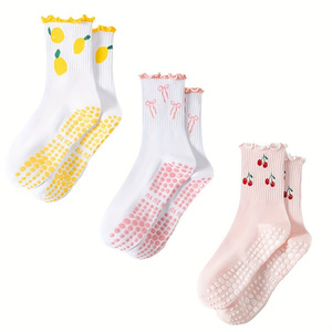 Chaussettes de <span class=keywords><strong>yoga</strong></span> et de pilates en coton blanc respirant antidérapantes personnalisées en usine avec grip - Product Image 2
