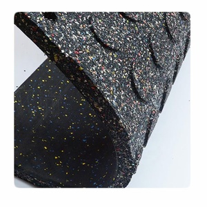 Cubierta de Plástico para Piso, Resistente al Desgaste, Antideslizante, Baldosas y Rollos de Goma para Gimnasio, Hogar y Oficina, Protege el Piso y Elimina el Ruido - Product Image 2