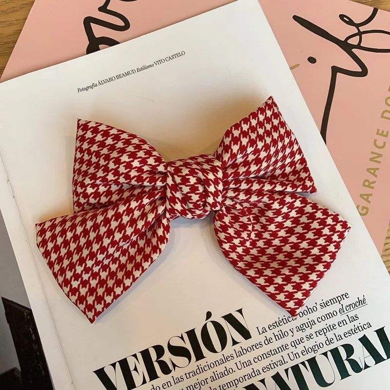 Griglie rosse e bianche