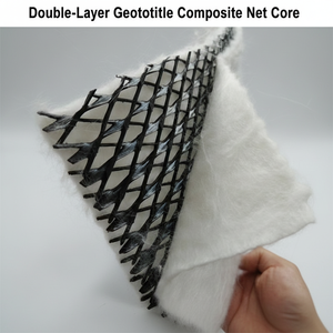 Géogrille composite à trois couches pour les décharges, les murs de soutènement et les jardins sur toits, avec noyau en filet de 5 mm d'épaisseur - Product Image 2