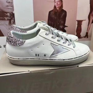 รองเท้าหนังวัวแท้คุณภาพสูง รุ่นคลาสสิค Dirty Little Shoes ประดับดาวสีทอง แต่งหางสีเงิน เพิ่มความสูงแบบซ่อนเร้น - Product Image 2