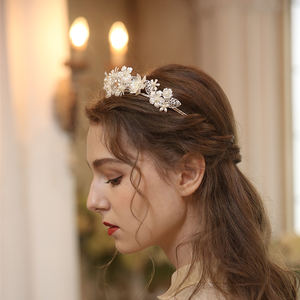 <span class=keywords><strong>En</strong></span> gros De Haute Qualité <span class=keywords><strong>En</strong></span> Argent Faits À La Main Accessoires De Cheveux De Mariage De Mariée Perle Tiara <span class=keywords><strong>Couronne</strong></span> - Product Image 5