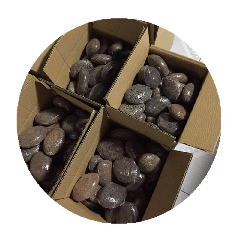 Pierre ponce pour les pieds emballée sous film.