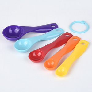 Factory wholesale colored measuring spoons and cups, plastic measuring spoons and cups with graduations, five-piece baking tool - Product Image 5