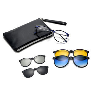 <span class=keywords><strong>Lunettes</strong></span> de soleil polarisées 4-en-1 à monture carrée avec <span class=keywords><strong>clip</strong></span> magnétique ultra-léger TR90 6075, verres <span class=keywords><strong>3D</strong></span> et montures pour myopie - Product Image 1