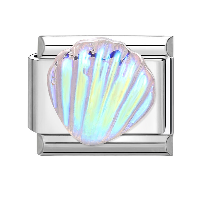 Conchas de color plateado