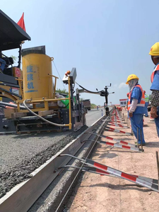 Grouter de route avec pompe à composants de base et machine d'injection de bord de moteur pour connecter le pavé - Product Image 3