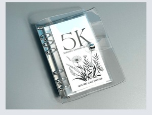 Carpeta de PVC de Hojas Sueltas para el Reto de Ahorro de Dinero de 2.5K, 5K, 10K, 12 Meses, con 12 Sobres de PP para Guardar Efectivo, Ideal para Regalo - Product Image 4