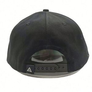 Gorra Snapback Negra al por Mayor con Visera Plana, Gorra de 6 Paneles con Visera Redonda de Acrílico, Bordado Dorado Personalizado - Product Image 4