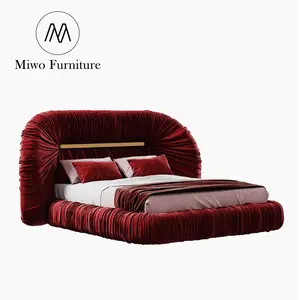 2023 yeni tasarlanmış İtalyan lüks evlilik yatak odası mobilya set tam boy karyola iskeleti modern yatak çift kişilik yatak deri kılıf kral