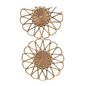 Ensemble de sets de table en rotin tressé faits à la main, écologiques, style bohème et rustique, pour la décoration de table à manger, fabricant OEM - Product Image 1