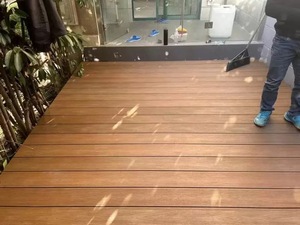 Revêtement de sol extérieur en WPC co-extrudé, gaufré, imperméable, ignifuge, antidérapant, design pastoral pour cour, balcon, terrasse de <span class=keywords><strong>piscine</strong></span> - Product Image 3