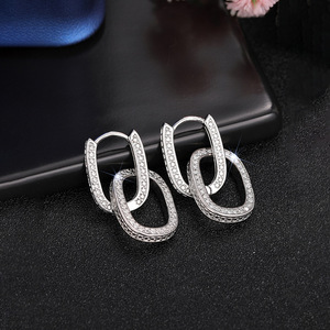 Orecchini a Perno Minimalisti con Taglio Rotondo per Donne, Elegante Gioiello di Moda per Uso Quotidiano, Idea Regalo - Product Image 6