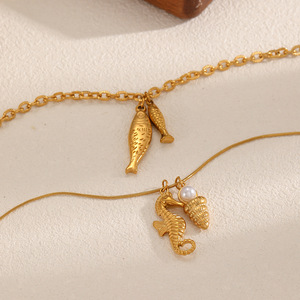 Collier en acier inoxydable avec pendentif animal de la série Océan : Conque, Hippocampe, Poisson – Chaîne décontractée pour clavicule - Product Image 2