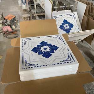 Nouvelle Arrivée Construction Matériel <span class=keywords><strong>Faux</strong></span> <span class=keywords><strong>En</strong></span> Plastique PVC Facile À Nettoyer Dalle de <span class=keywords><strong>Plafond</strong></span> 600x600 <span class=keywords><strong>Plafond</strong></span> PVC Étanche - Product Image 4
