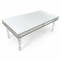 Eleganter Rechteckiger Hochzeits- und Bankett-Tisch mit Transparenten Acrylbeinen und Glasplatte für Hotel- und Partyvermietung im Großhandel