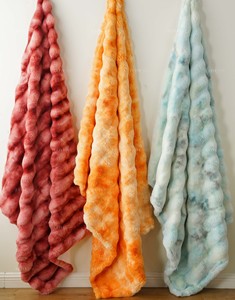 Manta de Piel Sintética <span class=keywords><strong>para</strong></span> Sofá, Acogedora, Suave, Esponjosa, Gruesa, Tipo Burbuja, Color Frambuesa, <span class=keywords><strong>para</strong></span> Regalo del Día de la <span class=keywords><strong>Madre</strong></span> o Cumpleaños <span class=keywords><strong>para</strong></span> Mujeres - Product Image 2