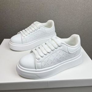 Zapatos de Lujo de Diseñador Nuevos de Alta Calidad, Zapatos Casuales Modernos para Hombre, Zapatos Deportivos con Tachuelas y Suela Gruesa - Product Image 4