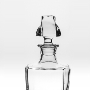 Vente en gros d'usine NOVARE <span class=keywords><strong>Carafe</strong></span> à whisky en <span class=keywords><strong>cristal</strong></span> bohème 800 ml Style classique Certifié LFGB Verre sans plomb Logo personnalisé - Product Image 6