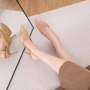 Chaussures élégantes pour les occasions festives, style cuir verni - escarpins noirs à bout pointu en soie avec sandales pour femmes - Product Image 6